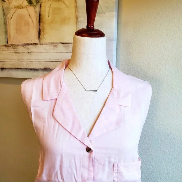 SO | Cropped Sleeveless Button Down Top in Strawberry sz 2X - Picture 2 of 8